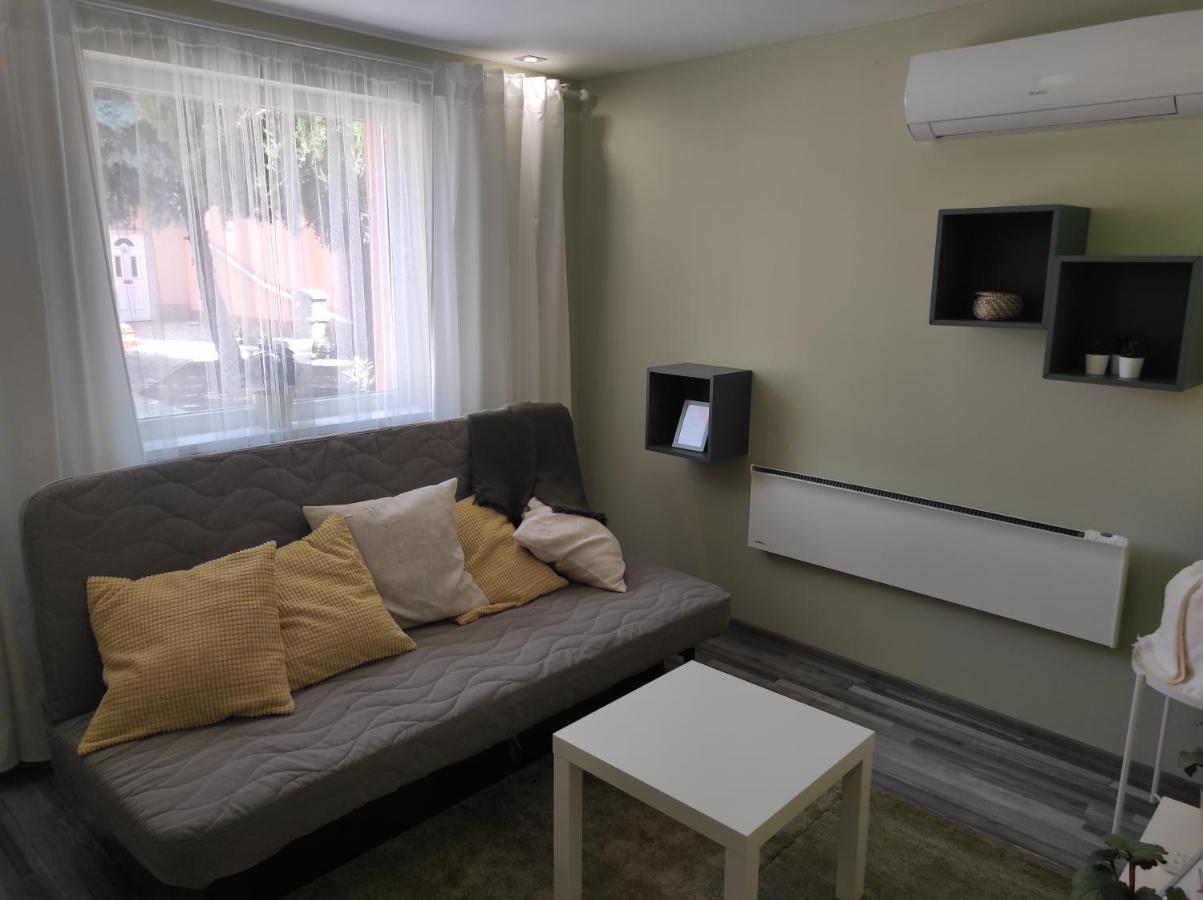 7 Days Apartment Makó Esterno foto