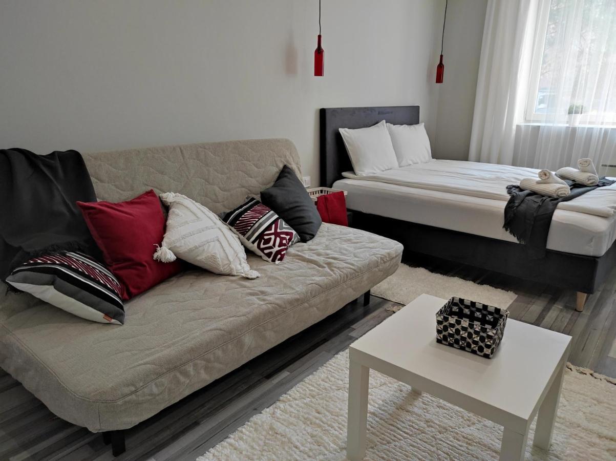 7 Days Apartment Makó Esterno foto